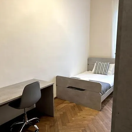 Spacious And Stylish In The City Center Turijn
