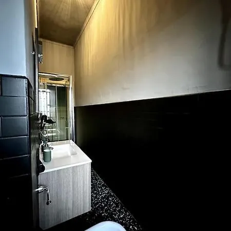 Spacious And Stylish In The City Center *