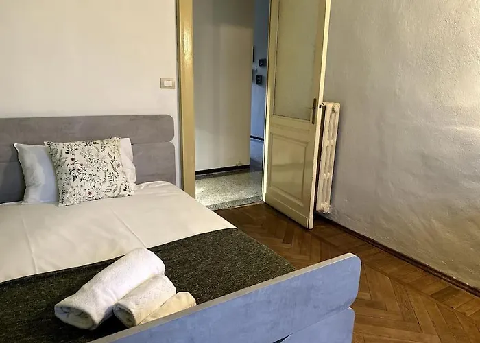 Spacious And Stylish In The Center Turin