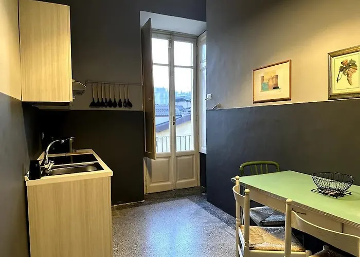 Spacious And Stylish In The Center Apartment