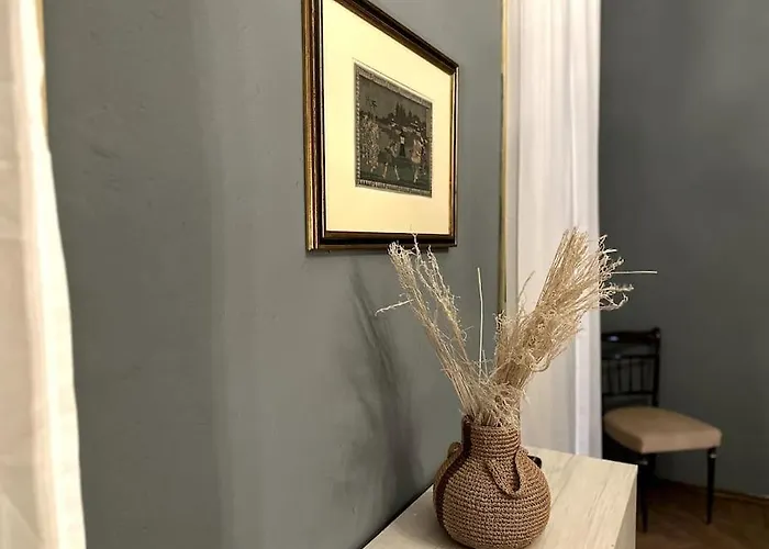 Spacious And Stylish In The Center