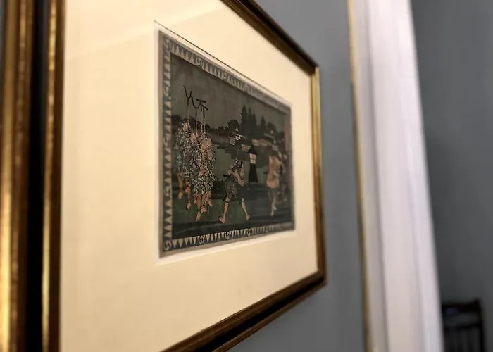 Spacious And Stylish In The Center