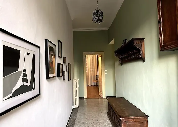 Spacious And Stylish In The Center Turin