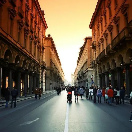 Spacious And Stylish In The Center *