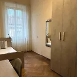 דירה Spacious And Stylish In The Center