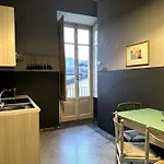 Spacious And Stylish In The Center דירה