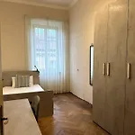 Spacious And Stylish In The Center Апартаменты *